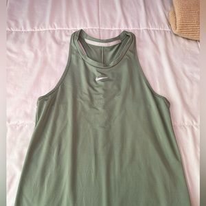 Green nike tank top! 💚